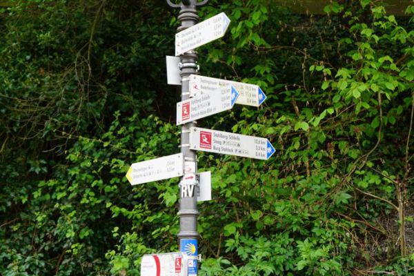 armin-vollmer-wanderweghinweis30d5d4ed-5d89-bf00-58f8-788cd8807a5cBABFB03B-8AD8-1FAD-4A93-42672A1D1778.jpg